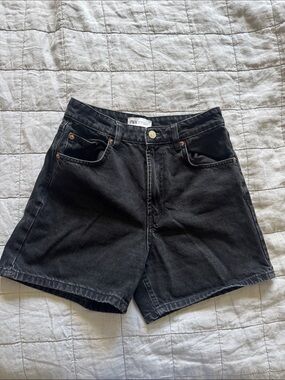 ZARA Black Denim Relaxed-Fit Jean Shorts